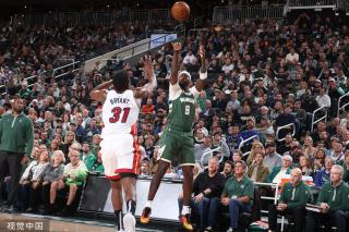 史密斯时违 史密斯时违