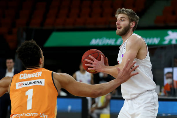 我们为彼此 我们为彼此